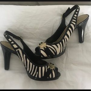 AK Anne Klein 7.5 Sling back fur/leather heels